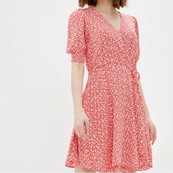 Banana Republic Dresses & Skirts - Banana Republic Red Floral Wrap Dress Size 2
